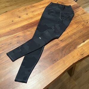 Alo High-Waist Camo Leggings